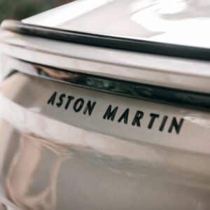 Aston Martin V8 Vantage S 1