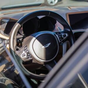 Aston Martin Vanquish 1