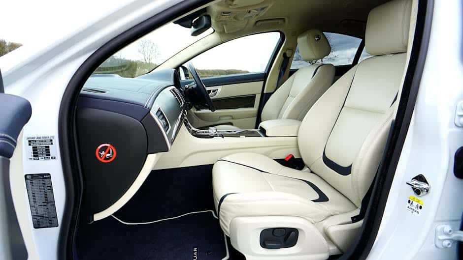Jaguar XF 3